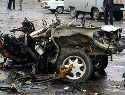 Remnants of suicide bomber's car near the central marketplace of Vladikavkaz, September 9, 2010. Vladimir Mukagov - for the "Caucasian Knot" Remnants of suicide bomber's car near the central marketplace of Vladikavkaz, September 9, 2010. Vladimir Mukagov - for the "Caucasian Knot"