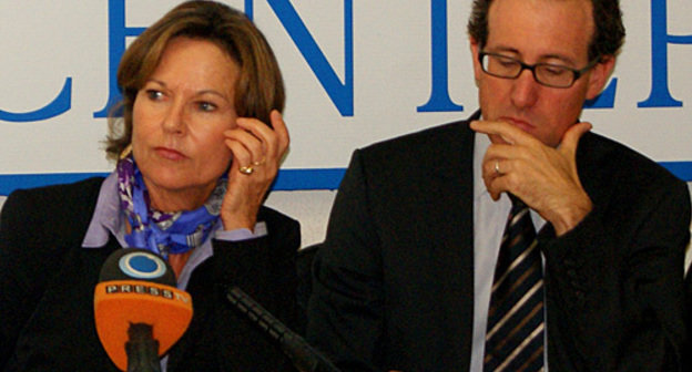 Joel Simon and Kati Marton from the International Committee to Protect Journalists meet heads of Investiratory Committee, Moscow, September 30, 2010. Photo by the "Caucasian Knot" Joel Simon and Kati Marton from the International Committee to Protect Journalists meet heads of Investiratory Committee, Moscow, September 30, 2010. Photo by the "Caucasian Knot"