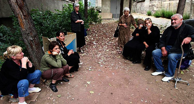 Refugees from Abkhazia in Tbilisi, Georgia. Photo by www.ekhokavkaza.com Refugees from Abkhazia in Tbilisi, Georgia. Photo by www.ekhokavkaza.com