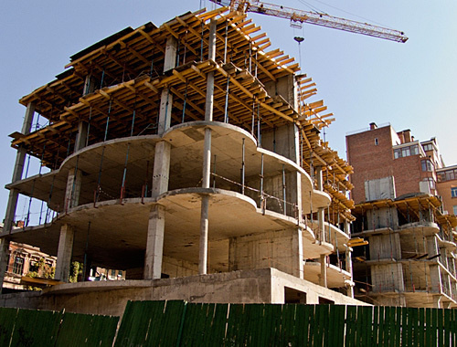 Construction of a housing complex in Ulyanovskaya Street, Rostov-on-Don. Photo by www.skyscrapercity.com Construction of a housing complex in Ulyanovskaya Street, Rostov-on-Don. Photo by www.skyscrapercity.com
