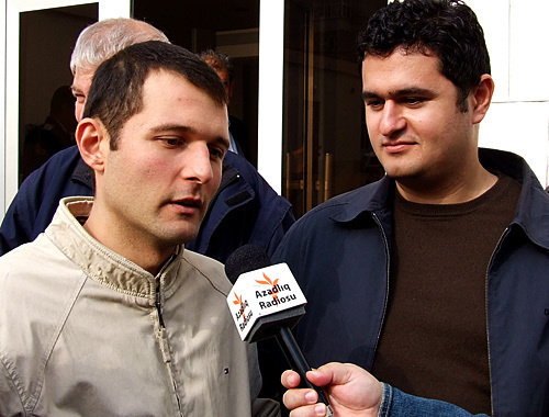 Adnan Gadjizade at the Baku Appeal Court of Azerbaijan, November 18, 2010. Photo by Turkhan Karimov for the "Caucasian Knot" Adnan Gadjizade at the Baku Appeal Court of Azerbaijan, November 18, 2010. Photo by Turkhan Karimov for the "Caucasian Knot"