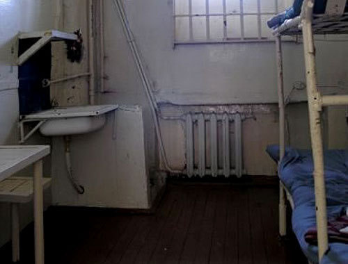 Prison cell. Photo by http://izkolonii.ru Prison cell. Photo by http://izkolonii.ru