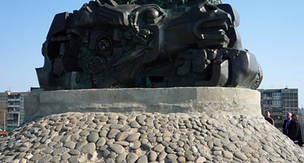 Memorial to victims of political repressions in Elista. Photo by the "Caucasian Knot" Memorial to victims of political repressions in Elista. Photo by the "Caucasian Knot"
