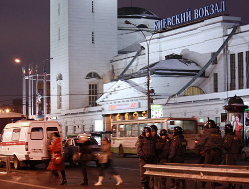 Law enforcers near the Kiev Railway Station in Moscow, December 15, 2010. Photo by the "Caucasian Knot" Law enforcers near the Kiev Railway Station in Moscow, December 15, 2010. Photo by the "Caucasian Knot"