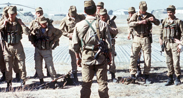 Special unit of Russian troops getting ready to perform its mission, Afghanistan, 1988. Photo by http://ru.wikipedia.org Special unit of Russian troops getting ready to perform its mission, Afghanistan, 1988. Photo by http://ru.wikipedia.org