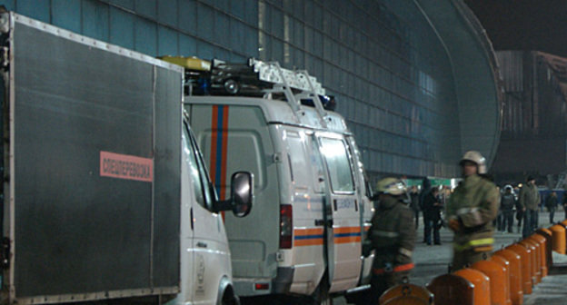 Rescuers of the Russian Ministry for Emergencies in Domodedovo Airport, January 24, 2011. Photo by the "Caucasian Knot" Rescuers of the Russian Ministry for Emergencies in Domodedovo Airport, January 24, 2011. Photo by the "Caucasian Knot"