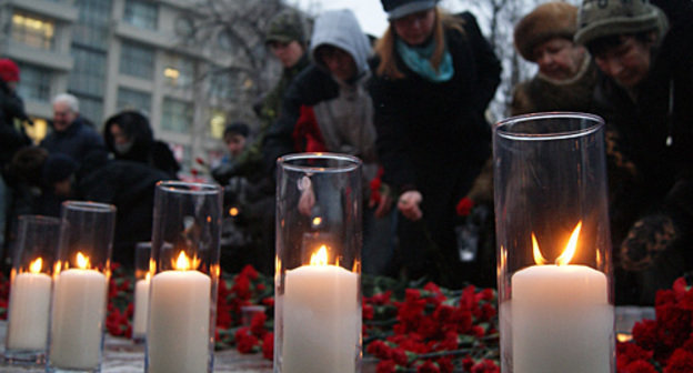 Commemoration of victims of terror act in the Domodedovo Airport, Moscow, January 27, 2011. Photo by the "Caucasian Knot" Commemoration of victims of terror act in the Domodedovo Airport, Moscow, January 27, 2011. Photo by the "Caucasian Knot"