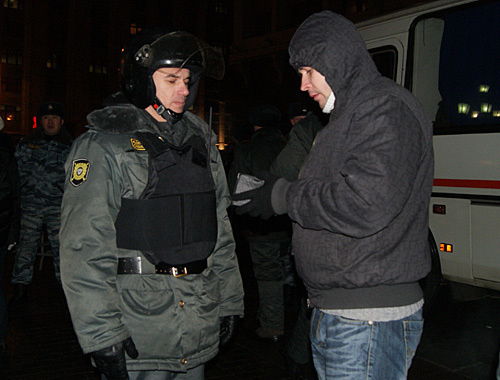 Identity check in Manege Square, Moscow, February 11, 2011. Photo by the "Caucasian Knot" Identity check in Manege Square, Moscow, February 11, 2011. Photo by the "Caucasian Knot"