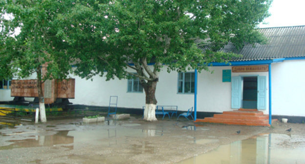 Building of the secondary school in the village of Novosasatli, Khasavyurt District of Dagestan. Photo from the school website: http://novosasatlu.dagschool.com Building of the secondary school in the village of Novosasatli, Khasavyurt District of Dagestan. Photo from the school website: http://novosasatlu.dagschool.com