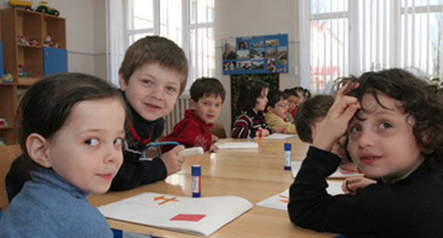 Pupils of a kindergarten in Ingushetia. Photo
from the official website of the Republic of
Ingushetia: www.ingushetia.ru Pupils of a kindergarten in Ingushetia. Photo
from the official website of the Republic of
Ingushetia: www.ingushetia.ru