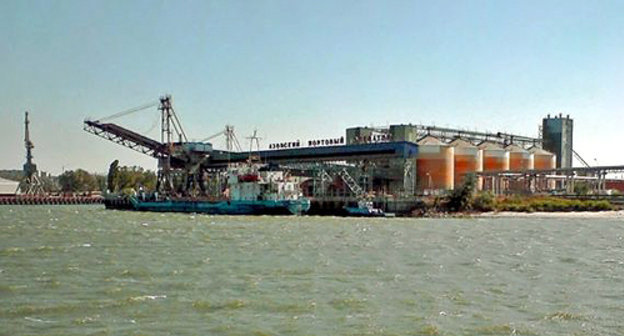 River Don, Azov Sea Port. September 2010.
Photo: www.azov.info River Don, Azov Sea Port. September 2010.
Photo: www.azov.info