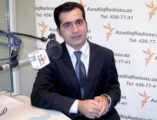 Bakhtiyar Gadjiev in the studio of Radio Azadlyg. Baku, September 30, 2010. Photo by Radio Azadlyg, www.radioazadlyg.org Bakhtiyar Gadjiev in the studio of Radio Azadlyg. Baku, September 30, 2010. Photo by Radio Azadlyg, www.radioazadlyg.org