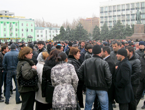 Rally of Gas Service workers and activists of Kumyk communities on April 6, 2011 in the central square of Makhachkala. Photo by the "Caucasian Knot" Rally of Gas Service workers and activists of Kumyk communities on April 6, 2011 in the central square of Makhachkala. Photo by the "Caucasian Knot"