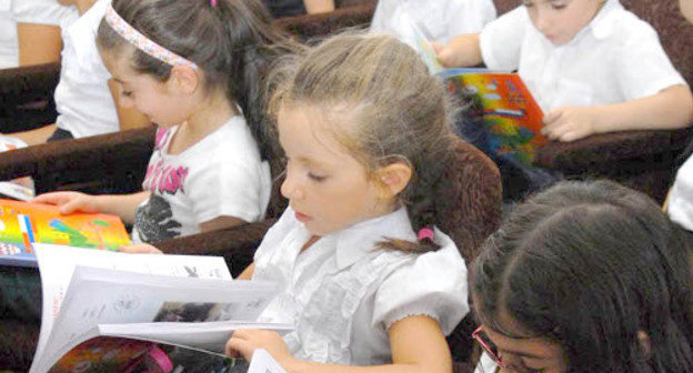 Junior pupils of Armenian schools with deepened study of Russian at meeting with head of "Rossotrudnichestvo" Office in Armenia, August 19, 2010. Photo from the official website of Rossotrudnichestvo" (rs.gov.ru) Junior pupils of Armenian schools with deepened study of Russian at meeting with head of "Rossotrudnichestvo" Office in Armenia, August 19, 2010. Photo from the official website of Rossotrudnichestvo" (rs.gov.ru)