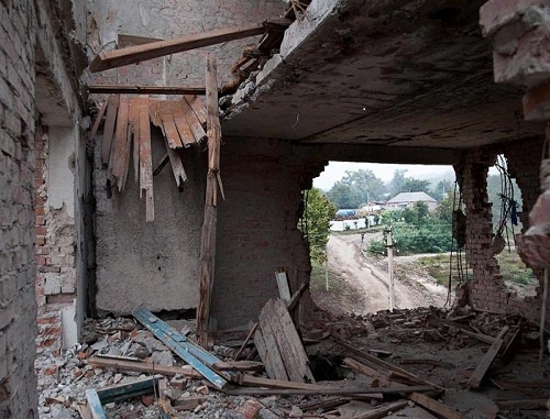 A house, damaged during special operation. Photo by Sergei Mukhamedov (www.echo.msk.ru/blog/ottenki_serogo) A house, damaged during special operation. Photo by Sergei Mukhamedov (www.echo.msk.ru/blog/ottenki_serogo)