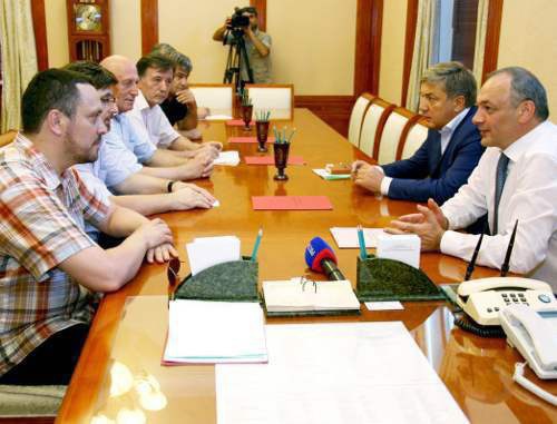 Maxim Shevchenko, a member of the Public Chamber of the Russian Federation, at the meeting with President of the Republic of Dagestan Magomedsalam Magomedov. Makhachkala, June 25, 2011. Photo by the "Caucasian Knot" Maxim Shevchenko, a member of the Public Chamber of the Russian Federation, at the meeting with President of the Republic of Dagestan Magomedsalam Magomedov. Makhachkala, June 25, 2011. Photo by the "Caucasian Knot"