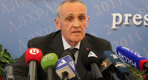 Press conference of Alexander Ankvab, August 27, 2011, Abkhazia, Sukhumi. Photo by the "Caucasian Knot" Press conference of Alexander Ankvab, August 27, 2011, Abkhazia, Sukhumi. Photo by the "Caucasian Knot"