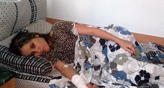 Lawyer Sapiyat Magomedova after beating on June 17, 2010. Photo by Romen Zvyagelskiy from the website of "Rossiiskiy Advocat" (gra.litsa.ru) Lawyer Sapiyat Magomedova after beating on June 17, 2010. Photo by Romen Zvyagelskiy from the website of "Rossiiskiy Advocat" (gra.litsa.ru)