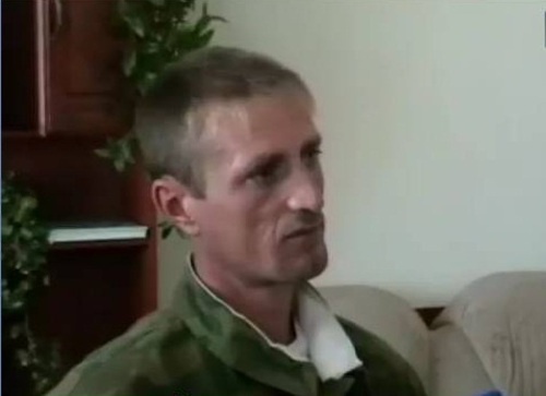 Private Andrei Popov during confrontation with Magomed Radjabov, director of a brick factory near Kaspiisk, September 14, 2011. Photo by Timur Isaev for the "Caucasian Knot" Private Andrei Popov during confrontation with Magomed Radjabov, director of a brick factory near Kaspiisk, September 14, 2011. Photo by Timur Isaev for the "Caucasian Knot"