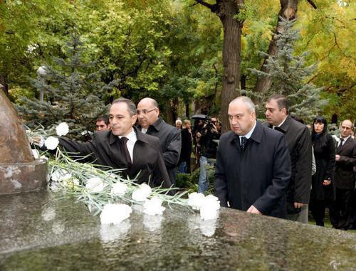 A memorial ceremony at the monument perpetuating the memory of October 27, 1999 crime victims in the Park of the National Assembly. Photo from www.parliament.am A memorial ceremony at the monument perpetuating the memory of October 27, 1999 crime victims in the Park of the National Assembly. Photo from www.parliament.am