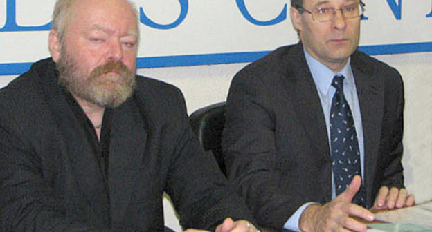 Doctor of Philosophy and Candidate of Psychology Alexei Nagovitsyn and Victor Zhenkov, advocate of Alexander Kalistratov, the head of the Altai Branch of Jehovah's Witnesses, at the press conference in the Independent Press Center in Moscow, November 7, 2011. Courtesy of the http://hro.org Doctor of Philosophy and Candidate of Psychology Alexei Nagovitsyn and Victor Zhenkov, advocate of Alexander Kalistratov, the head of the Altai Branch of Jehovah's Witnesses, at the press conference in the Independent Press Center in Moscow, November 7, 2011. Courtesy of the http://hro.org