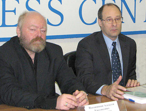 Doctor of Philosophy and Candidate of Psychology Alexei Nagovitsyn and Victor Zhenkov, advocate of Alexander Kalistratov, the head of the Altai Branch of Jehovah's Witnesses, at the press conference in the Independent Press Center in Moscow, November 7, 2011. Courtesy of the http://hro.org Doctor of Philosophy and Candidate of Psychology Alexei Nagovitsyn and Victor Zhenkov, advocate of Alexander Kalistratov, the head of the Altai Branch of Jehovah's Witnesses, at the press conference in the Independent Press Center in Moscow, November 7, 2011. Courtesy of the http://hro.org
