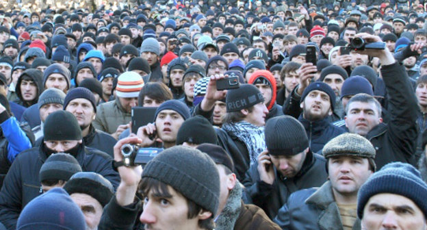 Young people at a rally against kidnappings, Dagestan, Makhachkala, November 25, 2011. Photo from the archive of Ruslan Gereev Young people at a rally against kidnappings, Dagestan, Makhachkala, November 25, 2011. Photo from the archive of Ruslan Gereev