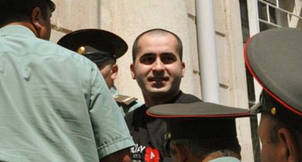 Arrested activist Bakhtiyar Gadjiev (centre), Baku, April 20, 2011. Courtesy of irfs.az Arrested activist Bakhtiyar Gadjiev (centre), Baku, April 20, 2011. Courtesy of irfs.az