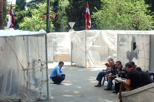 Tbilisi, Rustaveli avenue, camp of opposition. 15 May 2009. Photo of "Caucasian Knot" Tbilisi, Rustaveli avenue, camp of opposition. 15 May 2009. Photo of "Caucasian Knot"