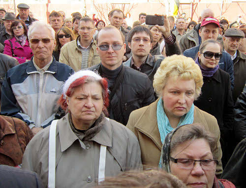 Residents of Astrakhan rallying at the City Administration on the day of arrival of Sergey Mironov and Nikolai Levichev, Russian State Duma Deputies from "Spravedlivaya Rossiya" (Fair Russia) to hunger-strikers, Astrakhan, March 31, 2012. Photo by Eugenia Zarinsh: http://evgeniy-zarinsh.livejournal.com Residents of Astrakhan rallying at the City Administration on the day of arrival of Sergey Mironov and Nikolai Levichev, Russian State Duma Deputies from "Spravedlivaya Rossiya" (Fair Russia) to hunger-strikers, Astrakhan, March 31, 2012. Photo by Eugenia Zarinsh: http://evgeniy-zarinsh.livejournal.com