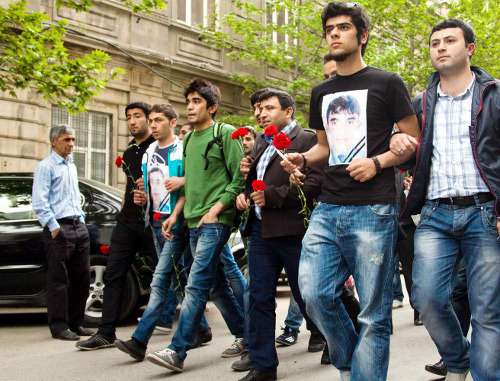 Youth activists on the march from Cinema "Nizami" to the building of the ASOA (Azerbaizani State Oil Academy), Baku, April 30, 2012. Photo by Aziz Karimov for the "Caucasian Knot" Youth activists on the march from Cinema "Nizami" to the building of the ASOA (Azerbaizani State Oil Academy), Baku, April 30, 2012. Photo by Aziz Karimov for the "Caucasian Knot"