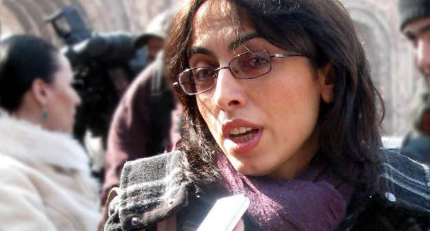 Tsovinar Nazaryan, sister of the perished officer Artak Nazaryan, at the action of the Movement "Army in Reality" against violence in the army, Yerevan, February 23, 2012. Photo: http://www.aravot.am Tsovinar Nazaryan, sister of the perished officer Artak Nazaryan, at the action of the Movement "Army in Reality" against violence in the army, Yerevan, February 23, 2012. Photo: http://www.aravot.am