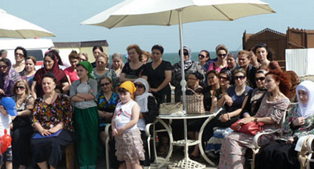 Official opening of the first bathing season on the beach for women and children "Ostrovok", Dagestan, May 31, 2012. Courtesy of www.riadagestan.ru
Official opening of the first bathing season on the beach for women and children "Ostrovok", Dagestan, May 31, 2012. Courtesy of www.riadagestan.ru