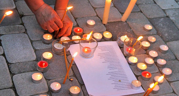 Krasnodar, July 15, 2012; action in memory of flood victims. Photo by Nikita Serebryannikov for the "Caucasian Knot" Krasnodar, July 15, 2012; action in memory of flood victims. Photo by Nikita Serebryannikov for the "Caucasian Knot"