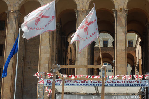 The Opposition leaders' board next to the Parliament, the 26th of May, 2009.
Photo by "Caucasian Knot" The Opposition leaders' board next to the Parliament, the 26th of May, 2009.
Photo by "Caucasian Knot"