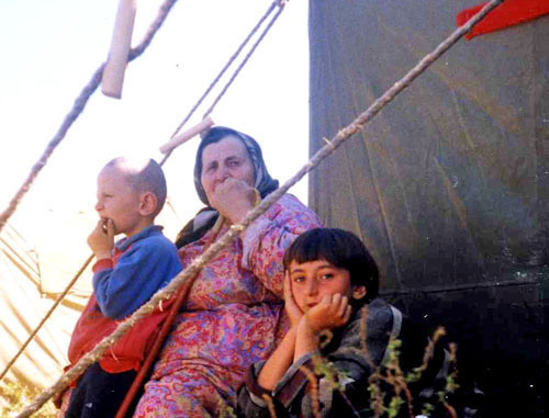 Refugees in the territory of "Promzhilbaza" in Ingushetia. Photo by Tatiana Gantimurova for the "Caucasian Knot" Refugees in the territory of "Promzhilbaza" in Ingushetia. Photo by Tatiana Gantimurova for the "Caucasian Knot"
