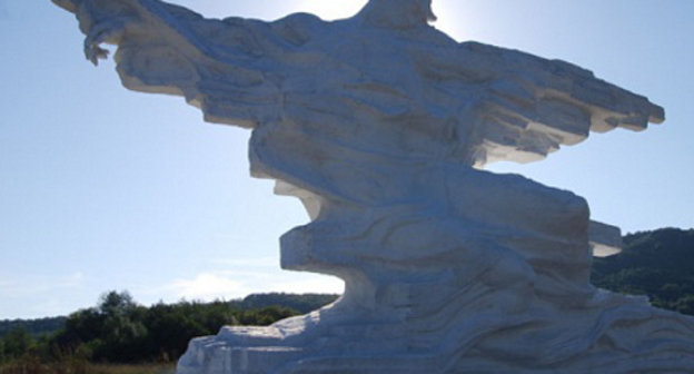 Monument to victims of Kolka Glacier descend, North Ossetia, Karmadon Gorge. Courtesy of the Office for Communications of the Administration of the Head and Government of North Ossetia-Alania, http://glava.rso-a.ru
Monument to victims of Kolka Glacier descend, North Ossetia, Karmadon Gorge. Courtesy of the Office for Communications of the Administration of the Head and Government of North Ossetia-Alania, http://glava.rso-a.ru