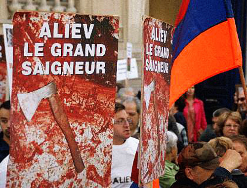 Protest in front of the Azerbaijani Embassy in Paris, organized by the Coordination Council of Armenian Organizations in France, September 18, 2012. Courtesy of http://www.yerkramas.org Protest in front of the Azerbaijani Embassy in Paris, organized by the Coordination Council of Armenian Organizations in France, September 18, 2012. Courtesy of http://www.yerkramas.org