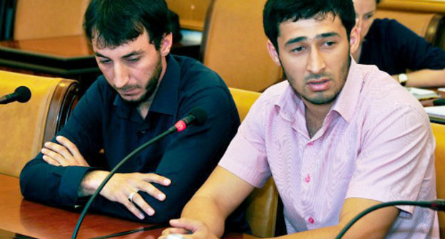 Adam Akaev and Timursultan Visaitaev waiting for the decision of the Adaptation Commission; Makhachkala, September 26, 2012. Photo by Sergei Rasulov Adam Akaev and Timursultan Visaitaev waiting for the decision of the Adaptation Commission; Makhachkala, September 26, 2012. Photo by Sergei Rasulov