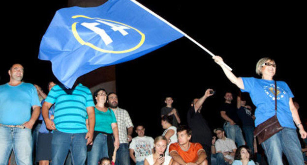 Jubilant supporters of the "Georgian Dream"; Tbilisi, October 2, 2012. Photo by Aziz Karimov for the "Caucasian Knot" Jubilant supporters of the "Georgian Dream"; Tbilisi, October 2, 2012. Photo by Aziz Karimov for the "Caucasian Knot"