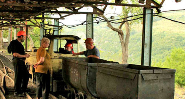 Miners of Chiatura, Georgia. Photo by Aleksey Muhranoff, http://commons.wikimedia.org Miners of Chiatura, Georgia. Photo by Aleksey Muhranoff, http://commons.wikimedia.org