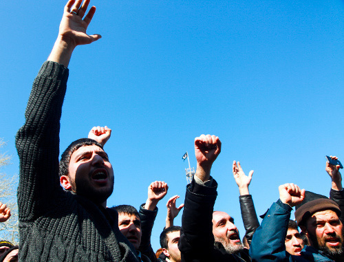 Azerbaijan, April 1, 2013: residents of Nardaran demand release of theologian Talekh Barirzade and other believers arrested for participation in the actions in defence of citizens' religious rights. Photo by Aziz Karimov for the "Caucasian Knot"
