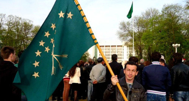 Celebration of the Day of Circassian Flag in Maikop; April 25, 2013. Courtesy of Chatao Arif, http://hekupsa.com/
Celebration of the Day of Circassian Flag in Maikop; April 25, 2013. Courtesy of Chatao Arif, http://hekupsa.com/