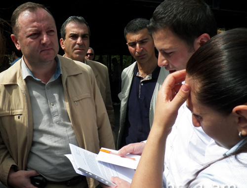 "Armavia" employees hold protest action demanding to pay wage arrears. Yerevan, May 29, 2013. Photo from hetq.am "Armavia" employees hold protest action demanding to pay wage arrears. Yerevan, May 29, 2013. Photo from hetq.am
