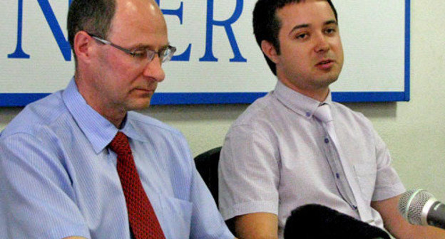 Victor Zhenkov (on the left) and Kirill Kravchenko at the press conference dedicated to the case of 16 Jehovah's Witnesses from Taganrog. Moscow, June 3, 2013. Photo by Natalya Kraynova for the "Caucasian Knot". Victor Zhenkov (on the left) and Kirill Kravchenko at the press conference dedicated to the case of 16 Jehovah's Witnesses from Taganrog. Moscow, June 3, 2013. Photo by Natalya Kraynova for the "Caucasian Knot".