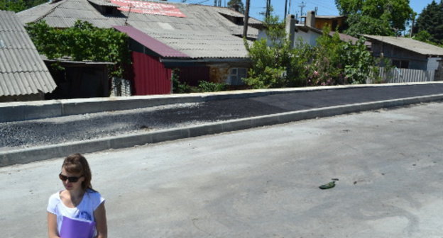 In Sochi, residents of No. 5A in Akatsij Street are preparing an appeal complaint against the decision of the court, which had prescribed to demolish a toilet and a wood shed, thus depriving them of elementary amenities. In Sochi, residents of No. 5A in Akatsij Street are preparing an appeal complaint against the decision of the court, which had prescribed to demolish a toilet and a wood shed, thus depriving them of elementary amenities.