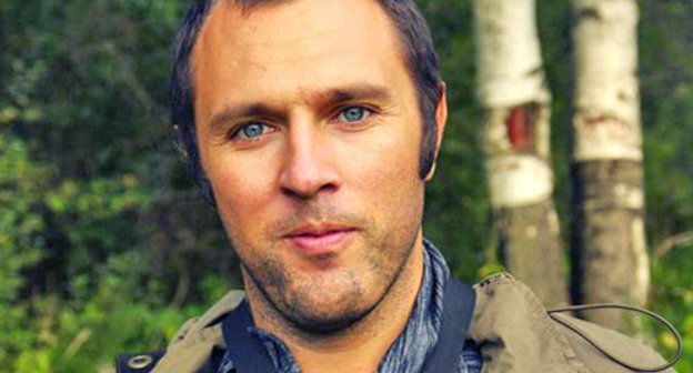Suren Gazaryan, a member of the Russian Coordinating Council of Opposition and an activist of the "Ecological Watch for Northern Caucasus" from Krasnodar, has been granted a residence permit in Estonia. Suren Gazaryan, a member of the Russian Coordinating Council of Opposition and an activist of the "Ecological Watch for Northern Caucasus" from Krasnodar, has been granted a residence permit in Estonia.