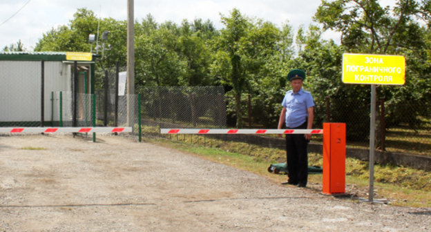 Checkpoint at Abkhazia and South Ossetia border in Nabakia village, May 15, 2013. Photo by Angela Kuchuberia for the “Caucasian Knot”. Checkpoint at Abkhazia and South Ossetia border in Nabakia village, May 15, 2013. Photo by Angela Kuchuberia for the “Caucasian Knot”.