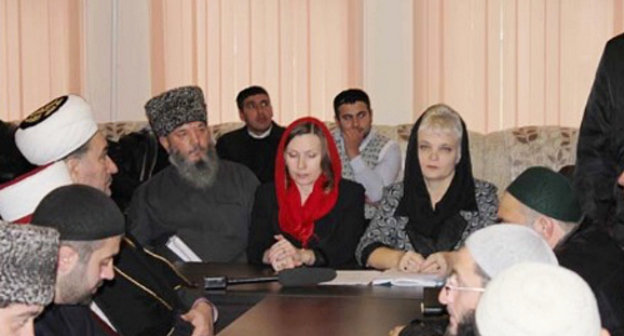 Former Education Minister Irina Kuvaldina (to the right) at the meeting dedicated to Muslim headscarves, in SADUM of Stavropol. Stavropol region, Pyatigorsk, December 11, 2012. Photo: http://dum26.mashuk.ru/ Former Education Minister Irina Kuvaldina (to the right) at the meeting dedicated to Muslim headscarves, in SADUM of Stavropol. Stavropol region, Pyatigorsk, December 11, 2012. Photo: http://dum26.mashuk.ru/