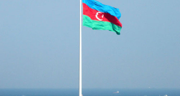 Flag of Azerbaijan. Photo: Moonsun1981, http://commons.wikimedia.org/ Flag of Azerbaijan. Photo: Moonsun1981, http://commons.wikimedia.org/